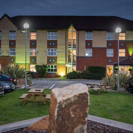 Holiday Inn Manchester West By Ihg Salford  Exterior foto