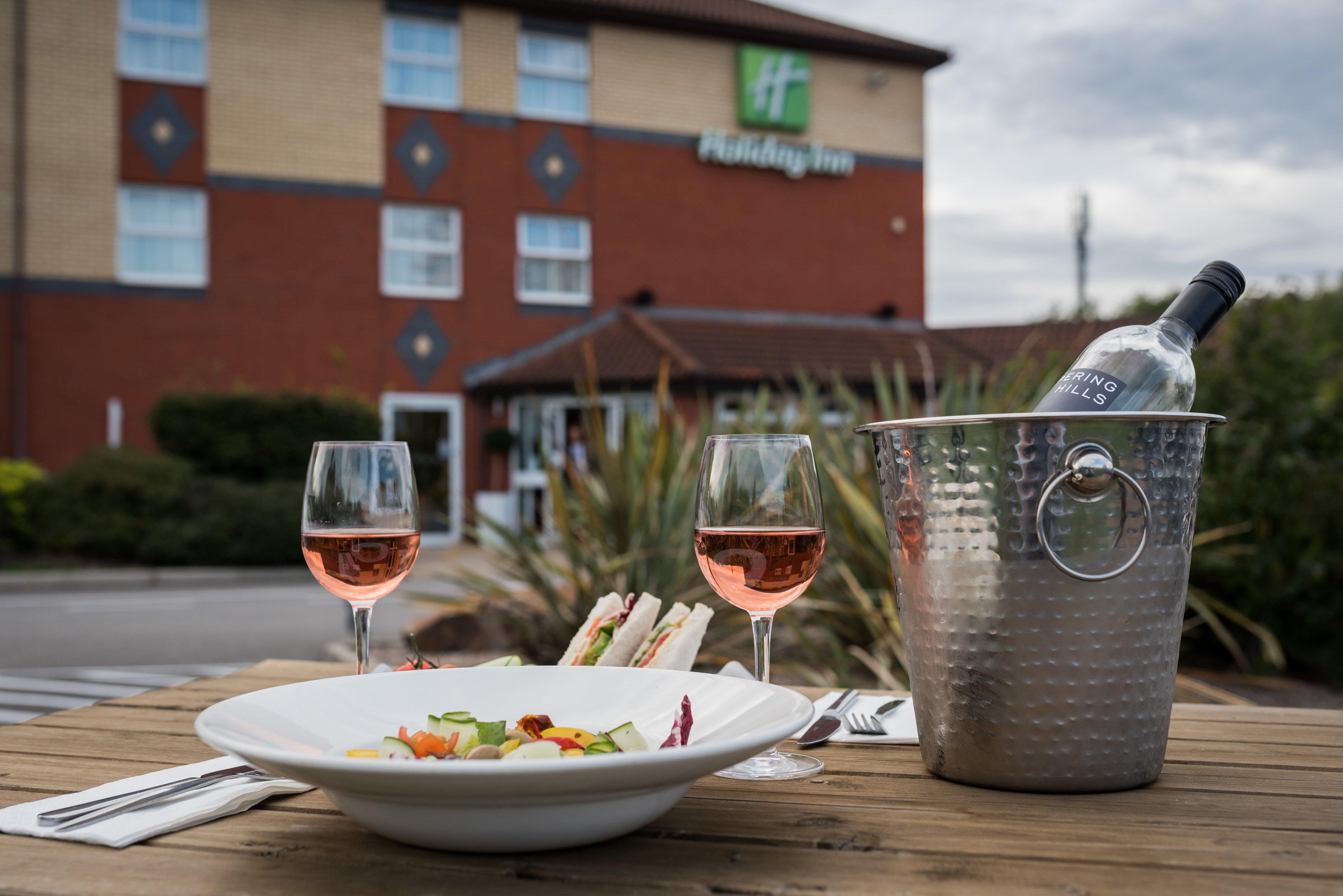 Holiday Inn Manchester West By Ihg Salford  Exterior foto